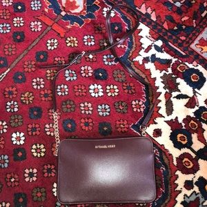 MICHAEL Michael Kors
Jet Set East West Crossgrain Leather Crossbody